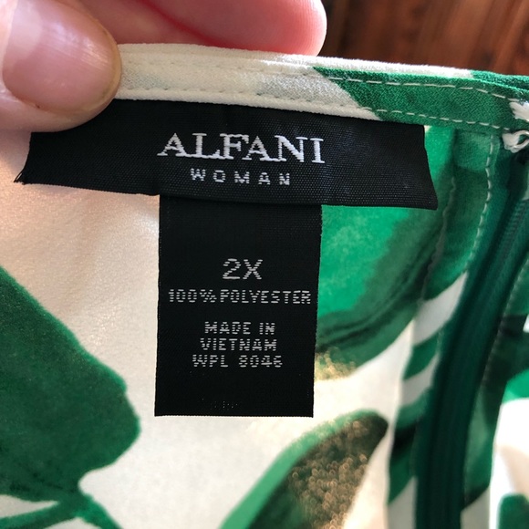 🌟Host Pick🌟 NWT Plus Size Top by Alfani Size 2X. - Picture 4 of 4